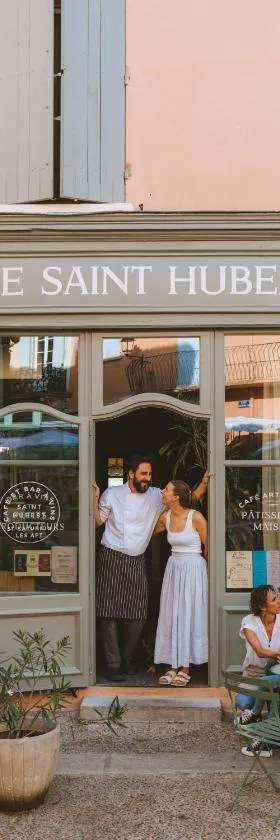 Le Saint Hubert，位于圣萨蒂南艾普特的酒店