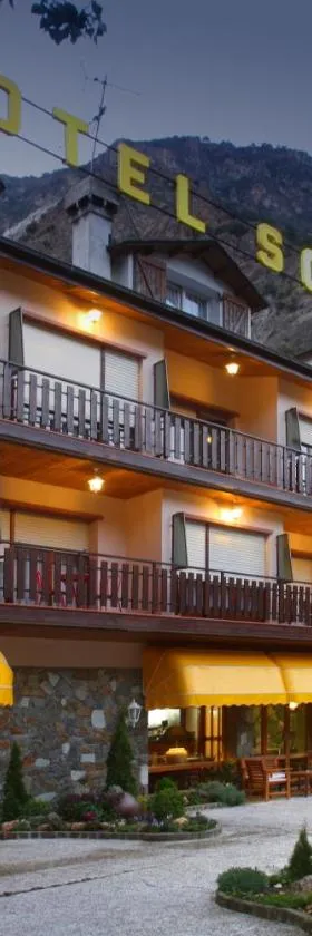 索尔公园酒店，位于圣胡利娅-德洛里亚的酒店