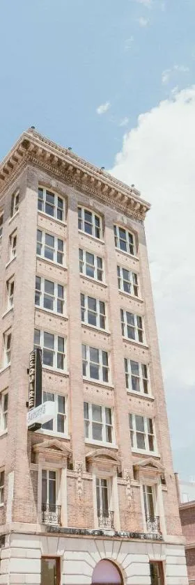 The Esquire Hotel Downtown Gastonia, Ascend Hotel Collection，位于加斯托尼亚的酒店