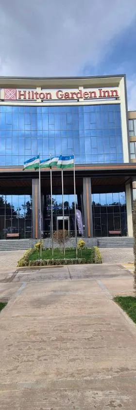 Hilton Garden Inn Termez Airitom，位于泰尔梅兹的酒店