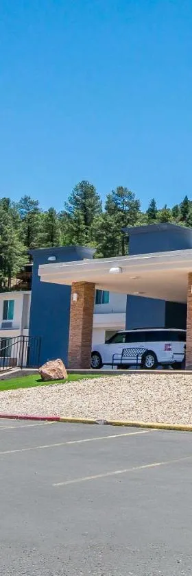 Elevate Hotel at Sierra Blanca Ruidoso, Ascend Hotel Collection，位于鲁伊多索的酒店