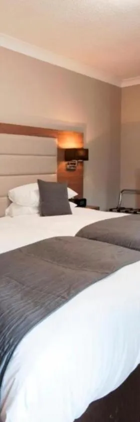 Riverside Hotel，位于赛伦塞斯特的酒店