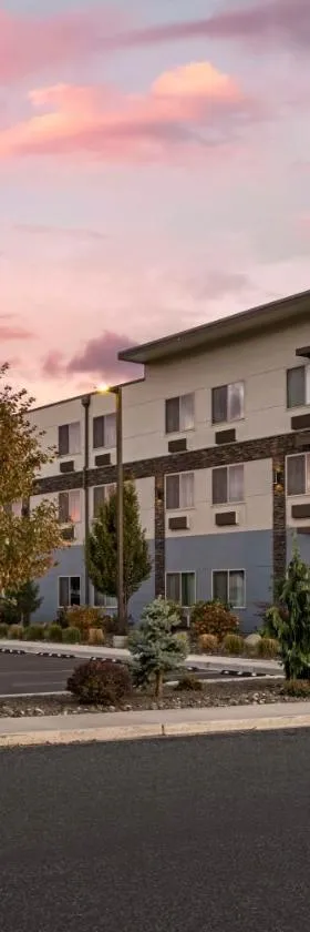 Best Western Plus The Inn at Hells Canyon，位于Clarkston的酒店
