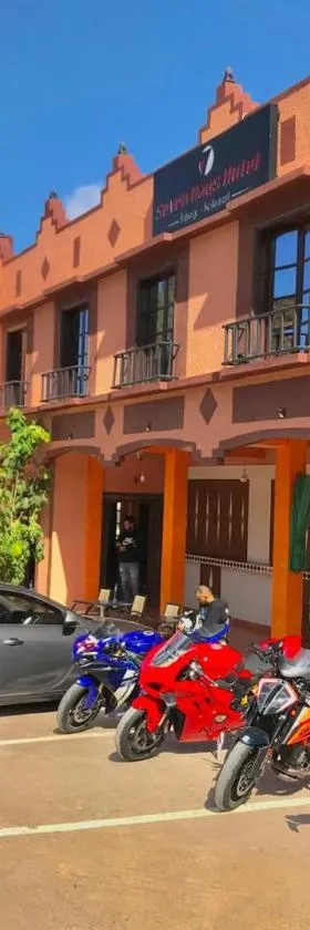 SEVEN DAYS HOTEL，位于Toufleht的酒店