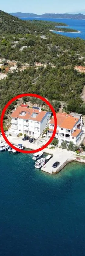 Apartments and rooms by the sea Zaglav, Dugi otok - 8144，位于萨利的酒店