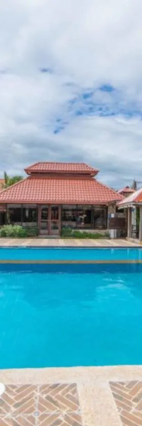 RedDoorz Plus @ Starhomes Olivianville，位于丹辘的酒店