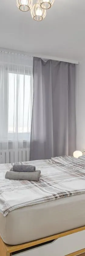 Andersena 190 B - 12 piętro - 10 min CMKP - 5 min Metro - 15 min Centrum，位于华沙的酒店