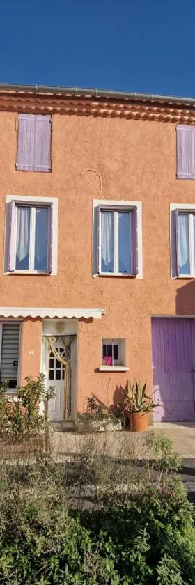 L'escapade colorée anciennement La Vieille Forge，位于Rieux-Minervois的酒店