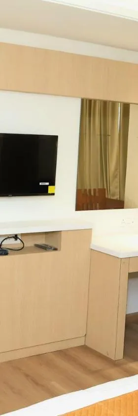 Hotel Radiance，位于巴雷利的酒店
