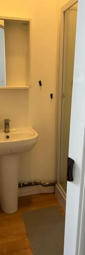 Appartement cosy Armentières gare，位于阿尔芒蒂耶尔的酒店