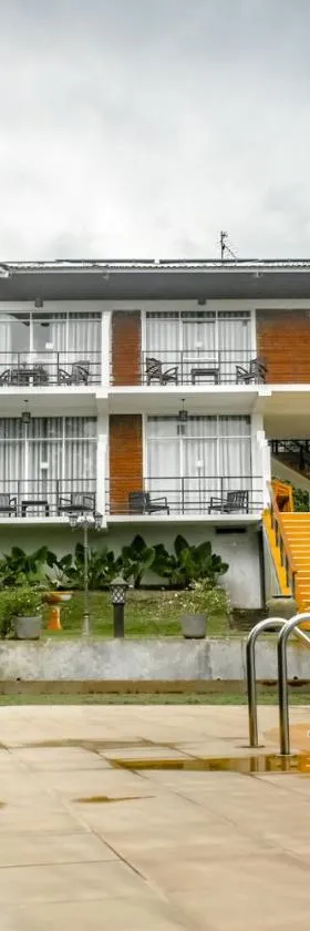 Agbo Hotel，位于波隆纳鲁沃的酒店