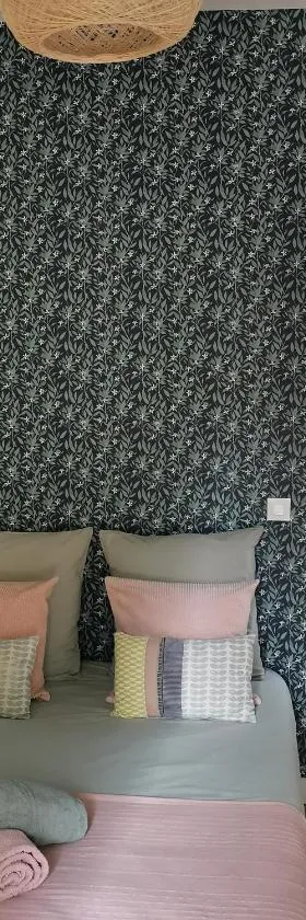 Chambre dans une dépendance La Rosette，位于丰特奈苏布瓦的酒店