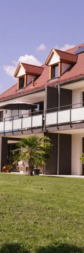Maison d'Hôtes Sainte Hune Chambres et appartements，位于于纳维的酒店