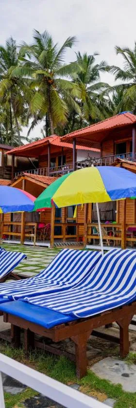 Om Sai Beach Resort，位于阿贡达的酒店