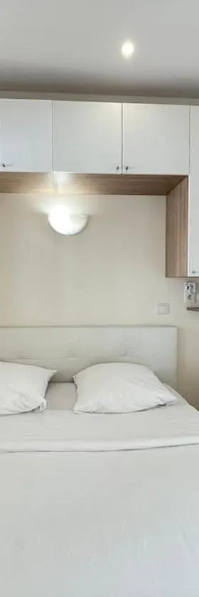 Appart'Village N3 Jouy Proche HEC-RER C 500 m，位于茹伊昂若萨的酒店