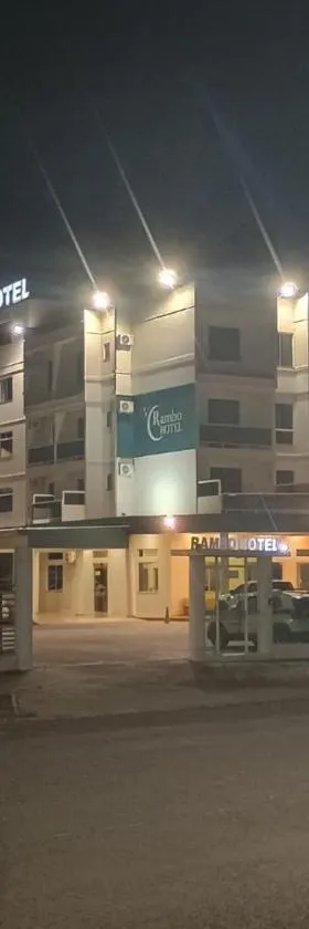 Rambo Hotel，位于阿莱格雷特的酒店