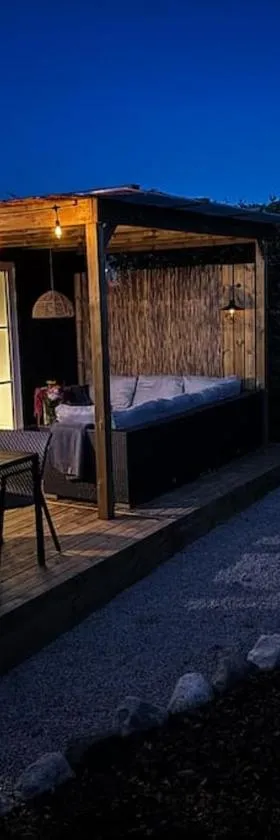Mysigt boende 200m från Ivösjön，位于Bromölla的酒店