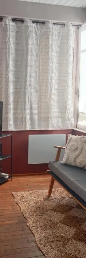 Pounette, appartement duplex, centre / thermes，位于吕克瑟伊莱班的酒店