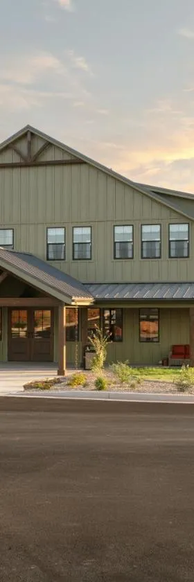 Hidden Springs RV Resort，位于Ivins的酒店