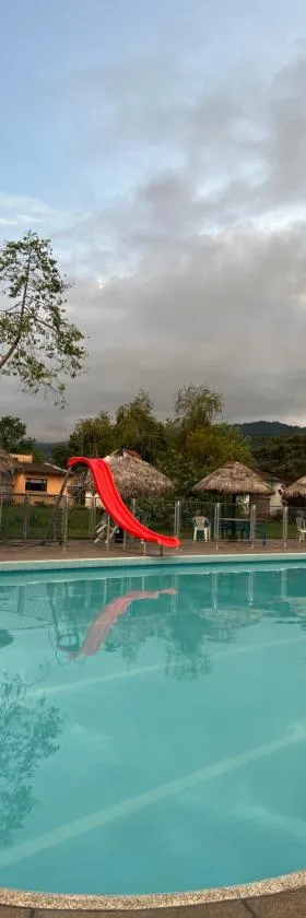 Tacuara Hotel，位于瓜杜阿斯的酒店