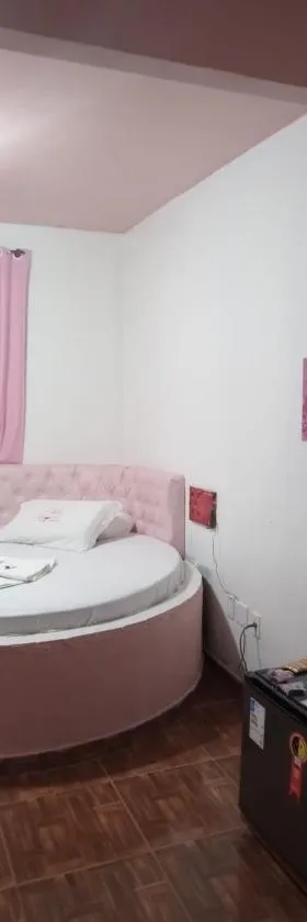 Hotel canal hum samambaia，位于巴西利亚的酒店