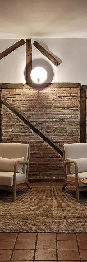 Hospedium Hotel La Fuente，位于坎德拉里奥的酒店
