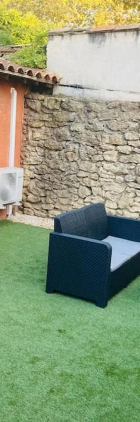 Maisonnette T1 au calme à 1min à pied de la gare SNCF，位于米拉马斯的酒店
