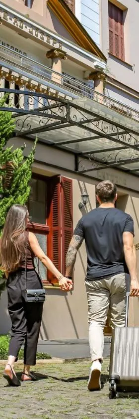 Mosteiro Hotel de Charme próximo ao Vale dos Vinhedos，位于加里波第的酒店