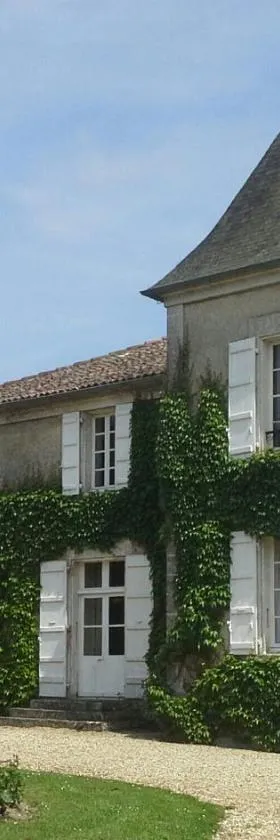 罗吉斯鲁勒尔住宿加早餐旅馆，位于Ruelle-sur-Touvre的酒店