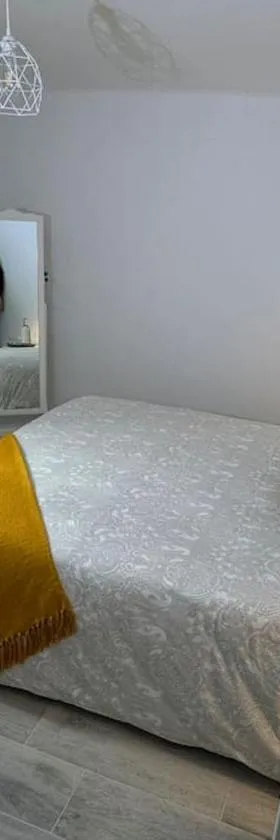 Habitación Roca Foradada en Casa Camí de les Aigües Monistrol de Montserrat，位于莫尼斯特罗尔的酒店