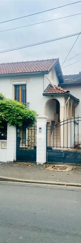 Le coup de cœur Parisien，位于Yerres的酒店