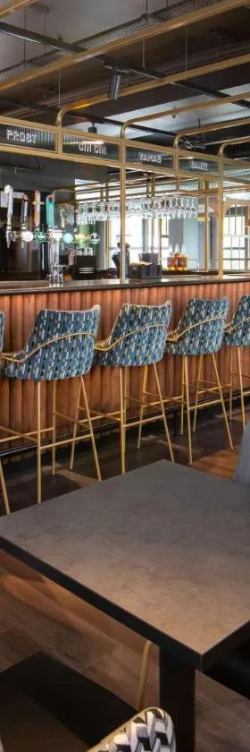 ibis Styles London Gatwick Airport，位于克劳利的酒店