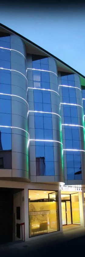 Hotel Cardenal，位于蒙福特·德·莱蒙斯的酒店