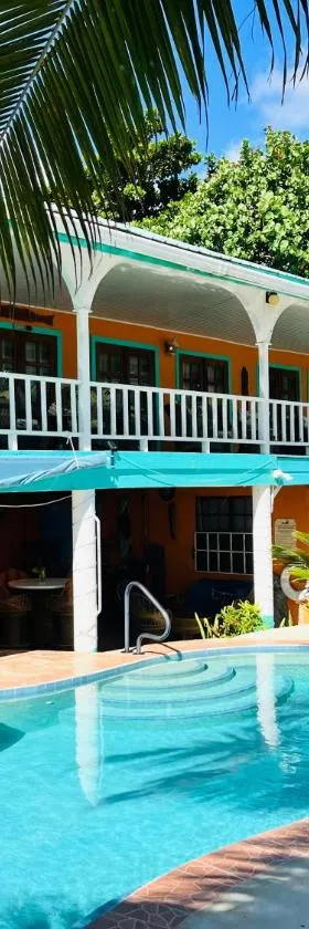 Coral Cove Inn，位于玛雅湾的酒店