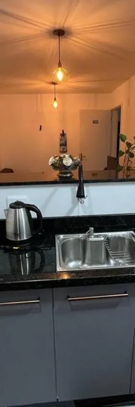 Apartamento 2 quartos, prox Outlet Campo Largo BR e Hospitais possui lava e seca，位于坎普拉古的酒店