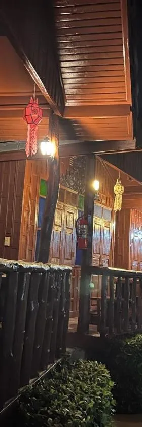 Riverside Retreat Sukhothai Guest House，位于素可泰的酒店