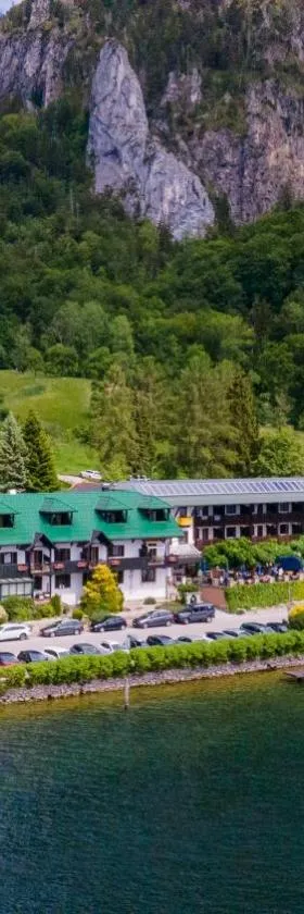 Seegasthof Hois'n Wirt - Hotel mit Wellnessbereich，位于格蒙登的酒店