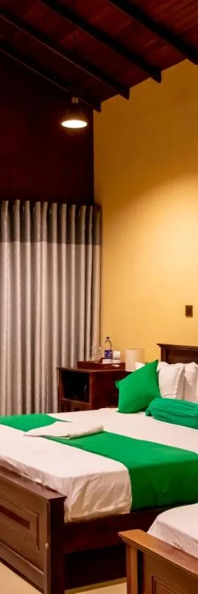 Mount Seven Holiday Inn，位于贝里胡罗亚的酒店