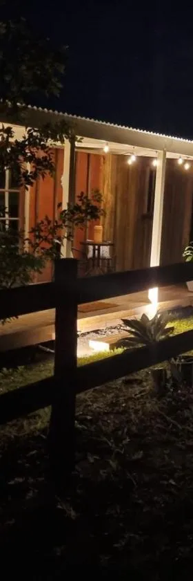 Country Cottage Sunshine Coast，位于蒙特维尔的酒店
