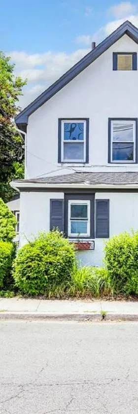 Two-Bedroom Home 25 min to NYC free parking-UNIT-2，位于提内克的酒店