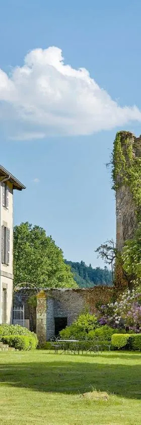 修道院旅馆，位于Thauron的酒店