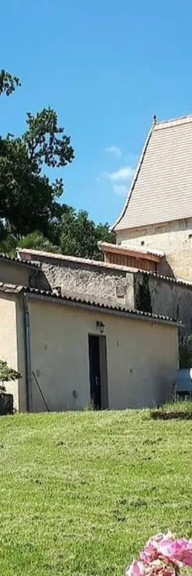 La Tour de Jeanne, à 10 minutes de Saint-Emilion，位于Gardegan-et-Tourtirac的酒店
