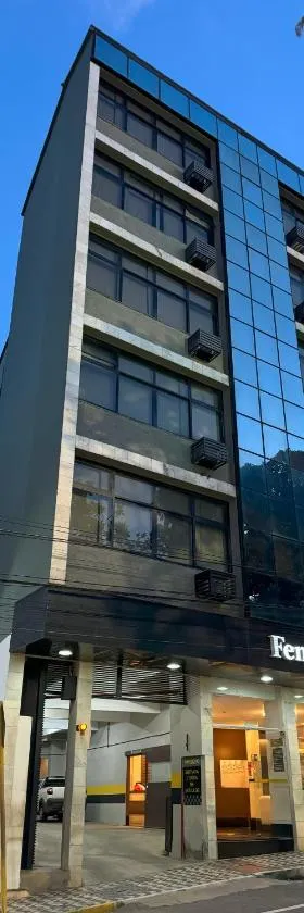 Fenicia Palace Hotel，位于瓦尔任阿的酒店