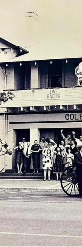 The Coleraine Hotel，位于Coleraine的酒店
