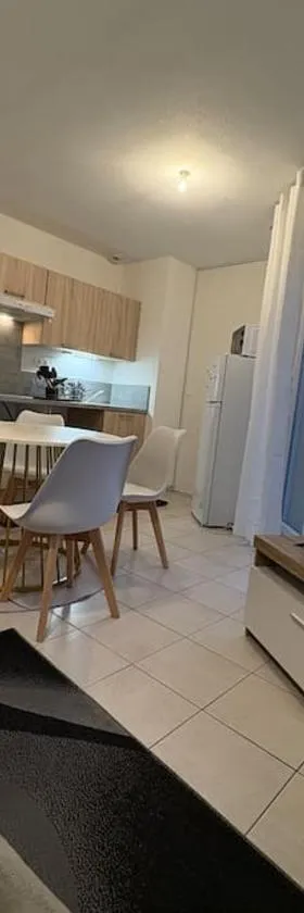 Appartement au calme proche du PAL，位于迪关的酒店