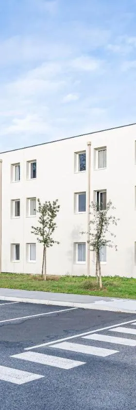 B&B HOTEL Bordeaux Saint André de Cubzac，位于圣昂德雷德屈布扎克的酒店