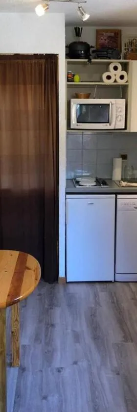 Studio isola 2000 st claire，位于伊索拉的酒店