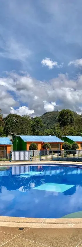 Cabañas Gachalá - Centro vacacional El jazmín，位于Gachalá的酒店