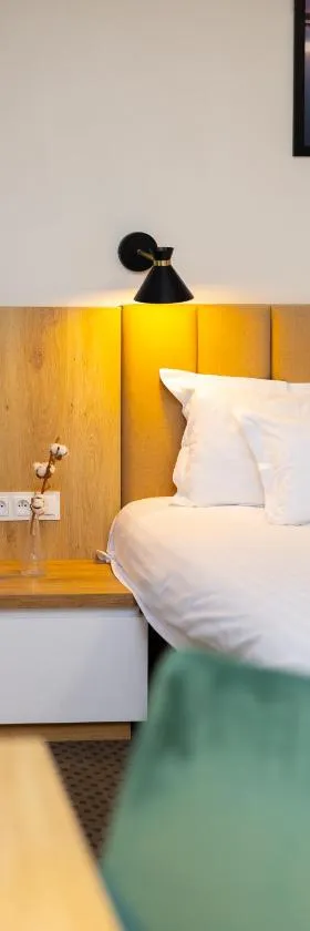 Hotel ARDEN，位于希隆斯克地区希罗达的酒店