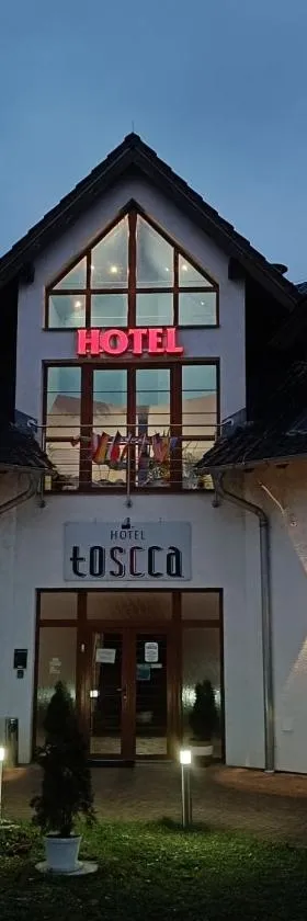 托斯卡酒店，位于切拉科维采的酒店